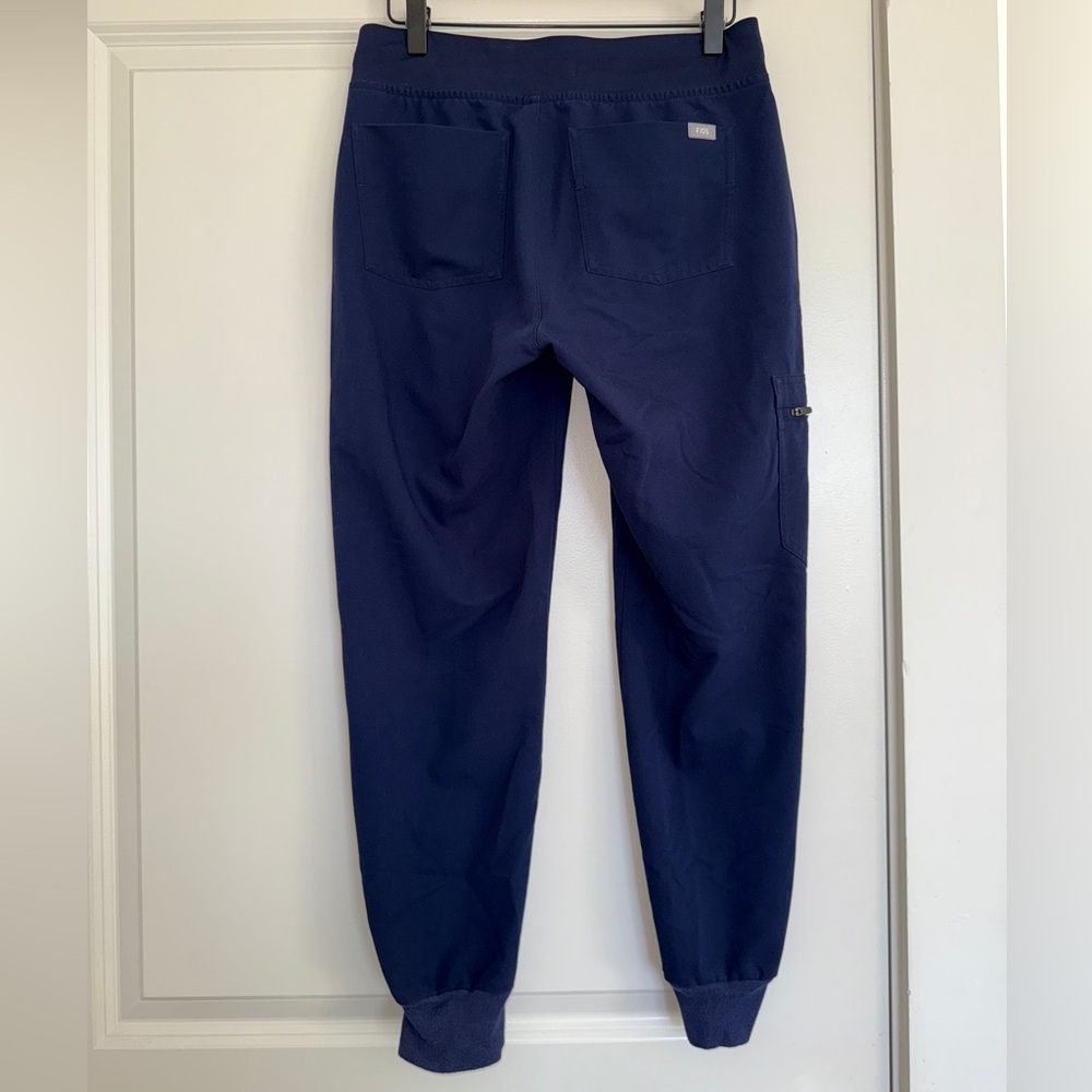 FIGS jogger scrub pants - Picture 3 of 5